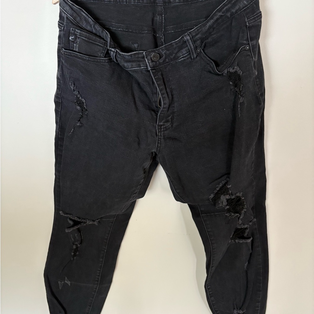 KanCan Distressed Jeans - Stretchy!!